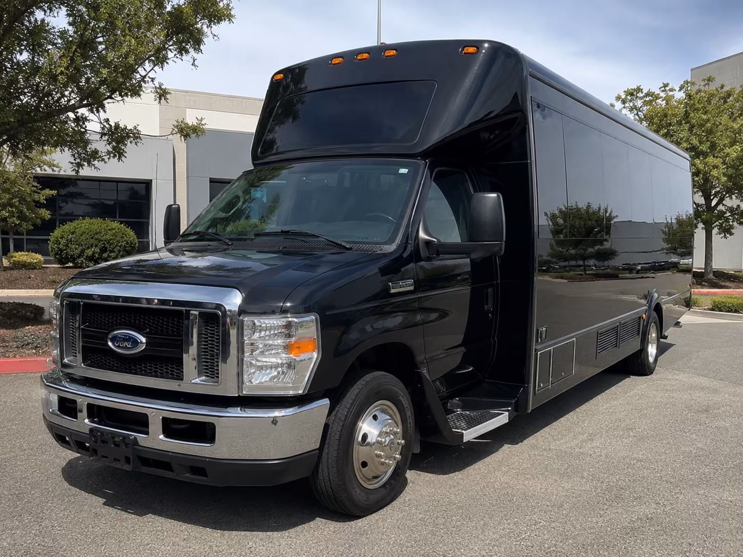 Baton Rouge Winery Tour & Pub Crawl Transportation