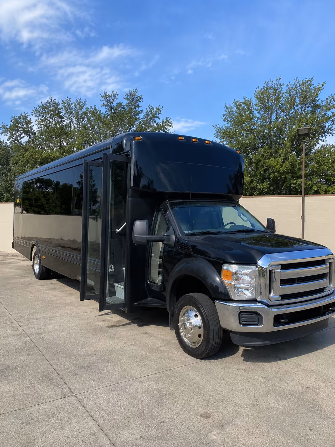 Kenner Winery Tour & Pub Crawl Transportation