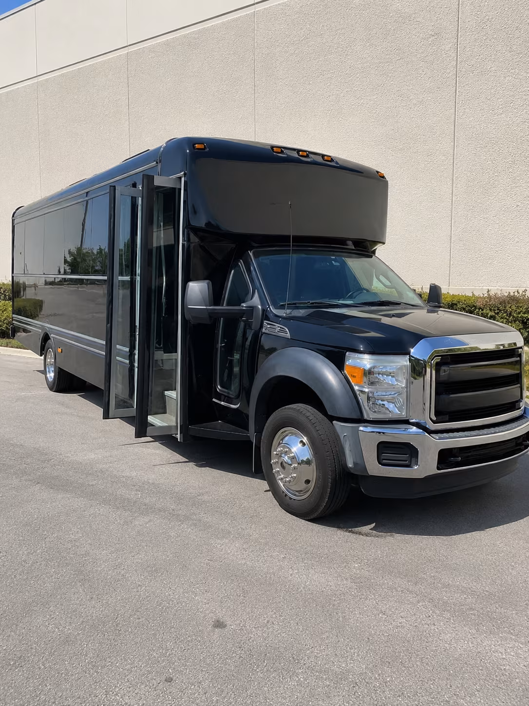 Metairie Winery Tour & Pub Crawl Transportation
