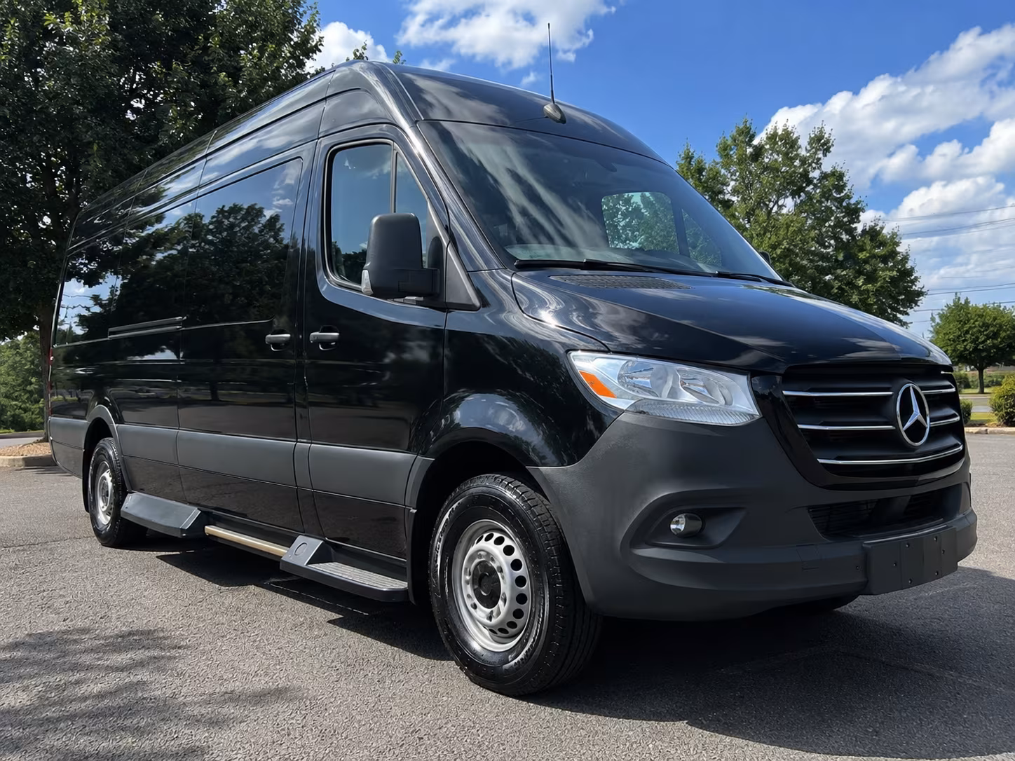 New Orleans Airport Shuttle & Transportation party bus exterior