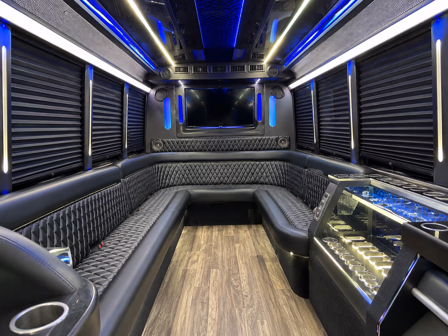 New Orleans Winery Tour & Pub Crawl Transportation onboard seating