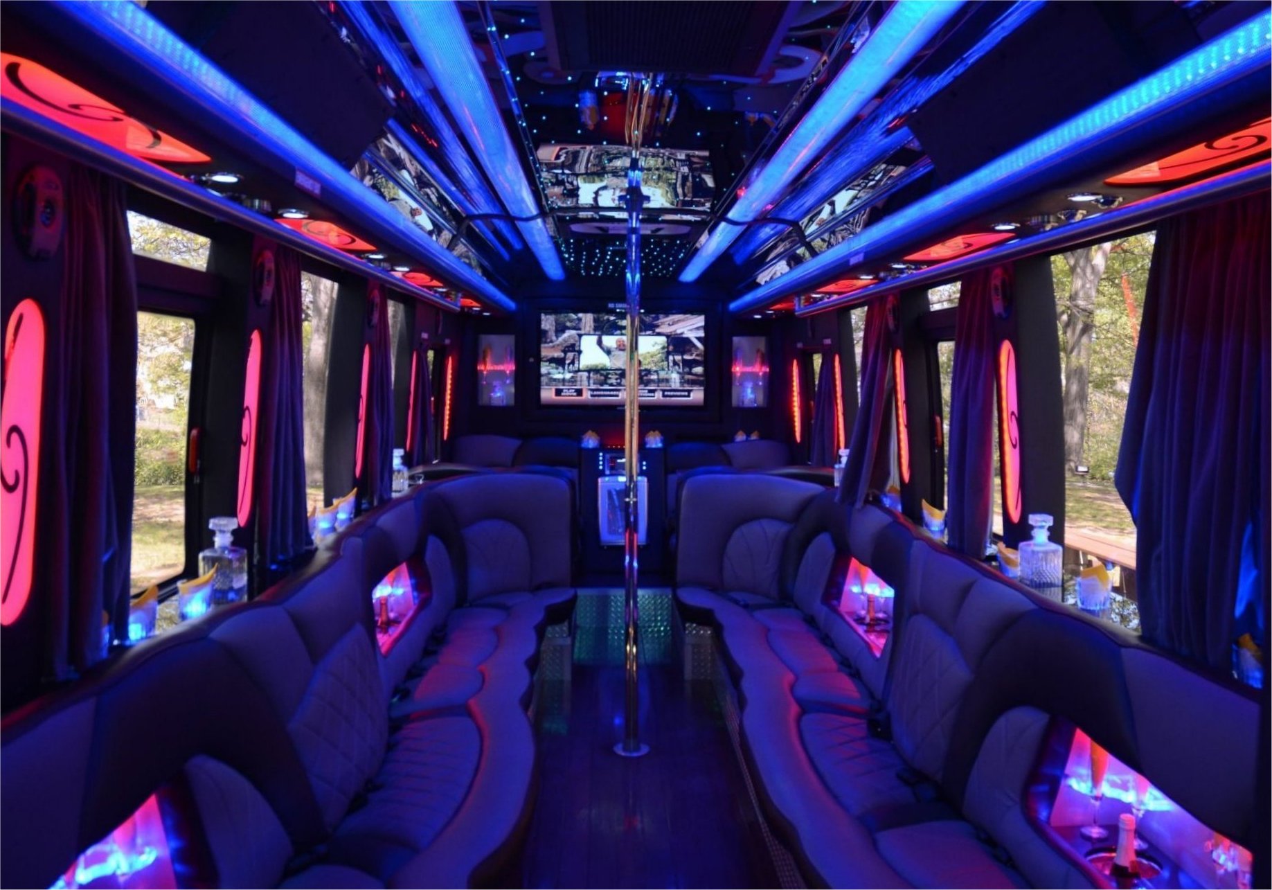 New Orleans Party Bus - Party Bus Services in New Orleans, LA