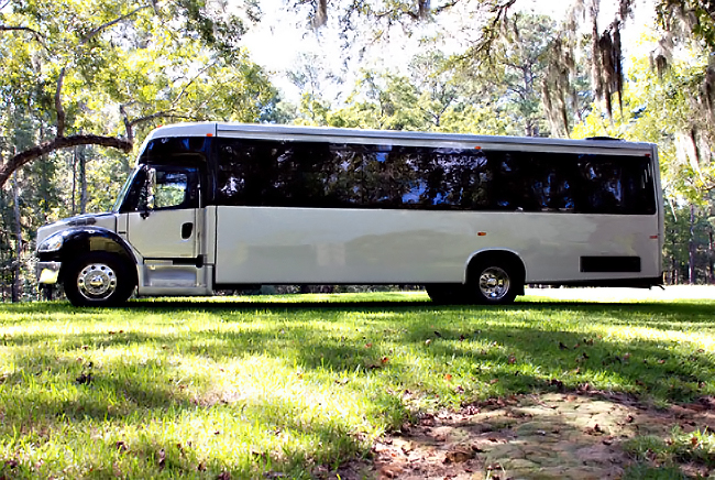 New Orleans 40 Person Shuttle Bus